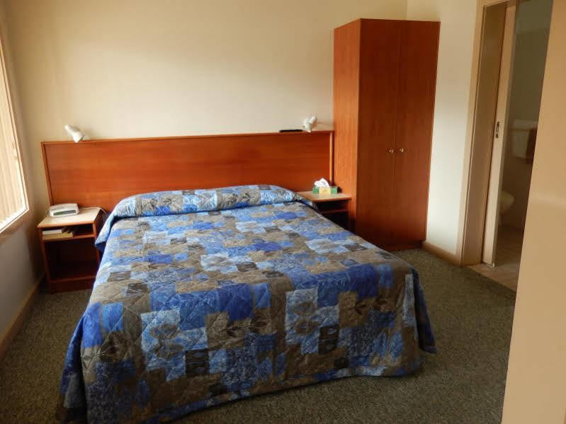 The Pioneer Way Motel Спрингвуд Экстерьер фото