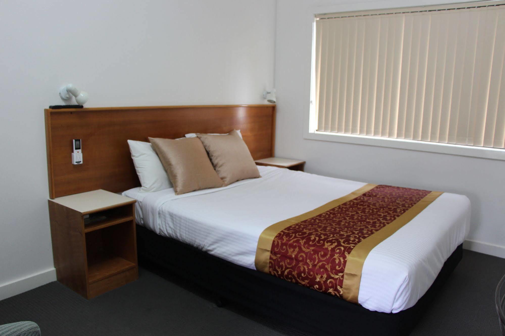 The Pioneer Way Motel Спрингвуд Экстерьер фото